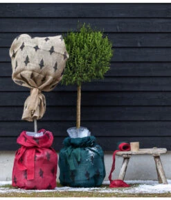 Dehner Pflanzen-Isolierfolie 13 Dehner Pflanzen-Isolierfolie -Gartenleben Verkauf 6798649 6798656 6798664 WE MO 003 WinterschutzJutesackmitDekor