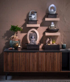 Dehner Polyresin-Zimmerbrunnen Malu 8 Dehner Polyresin-Zimmerbrunnen Malu -Gartenleben Verkauf 6862262 6720163 6720155 6721278 6720296 WE MO 001 Zimmerbrunnen